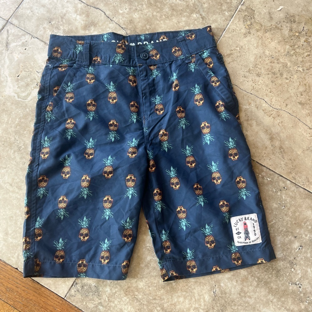 Lucky brand, boys board shorts size 12 perfect condition - Picture 4 of 14